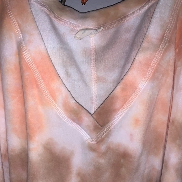 White/peach & Brown Tie Dye V-Neck Crop Top - Picture 10 of 13